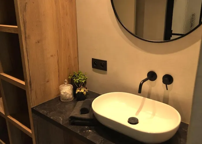 10 People Le Coin Perdu *